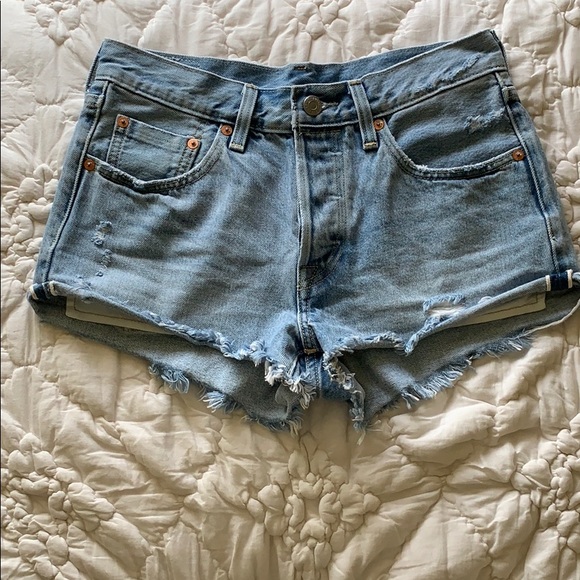 Vintage Levi’s 501 Cutoff shorts - Picture 4 of 13